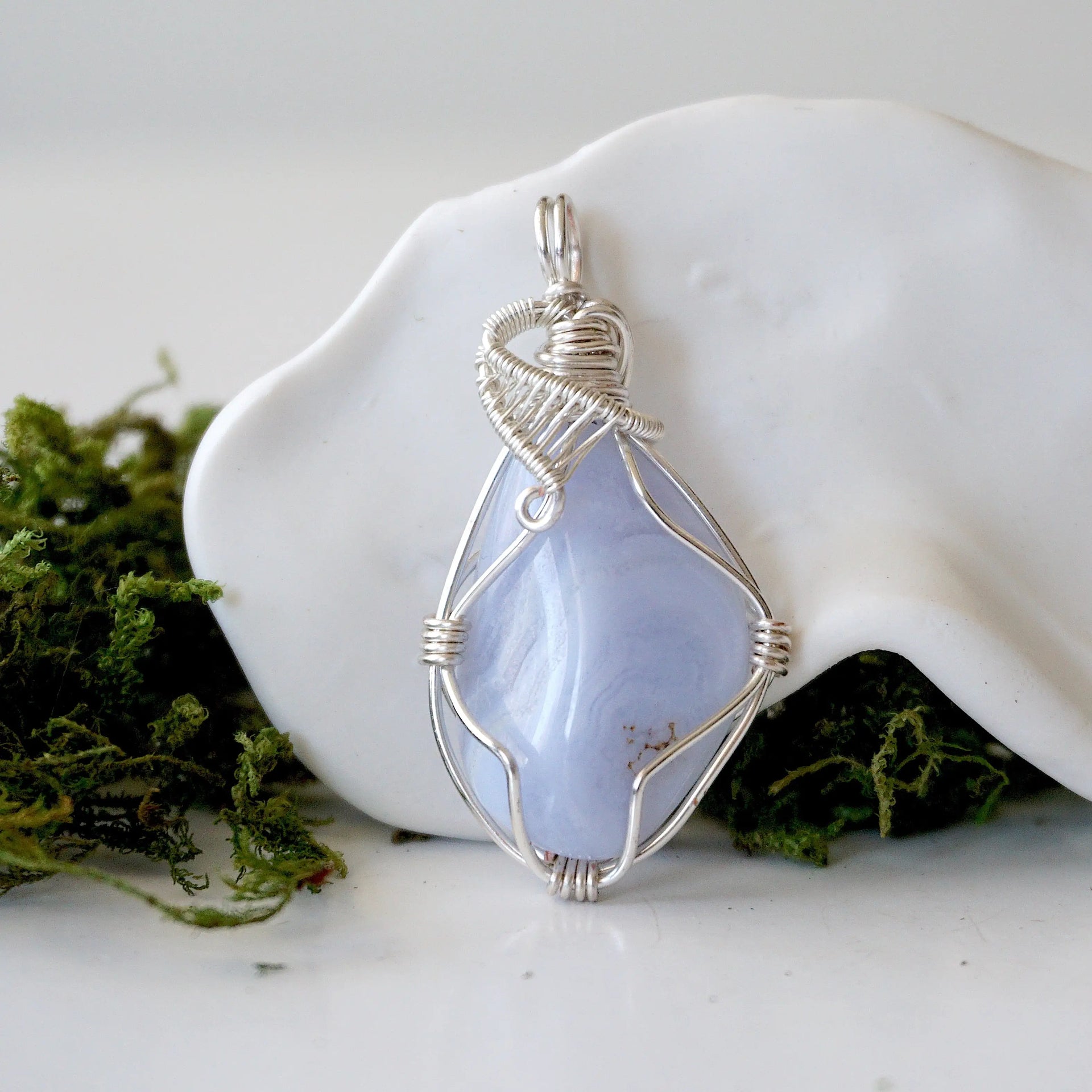 blue-lace-agate-necklace-