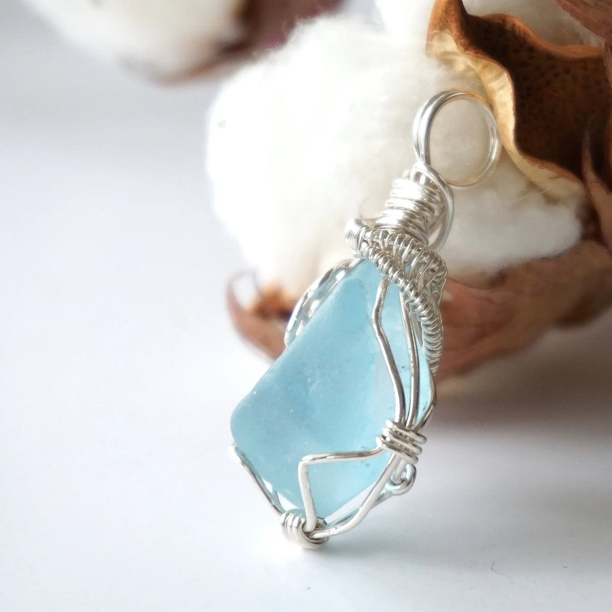 One-of-a-kind blue topaz pendant necklace in 925 sterling silver