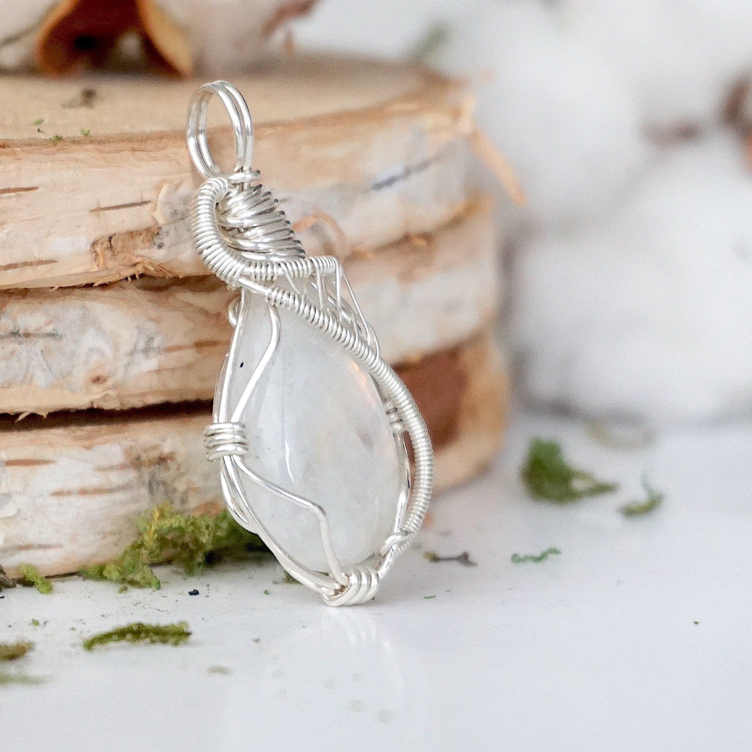 Rainbow Moonstone Necklace with Silver 18